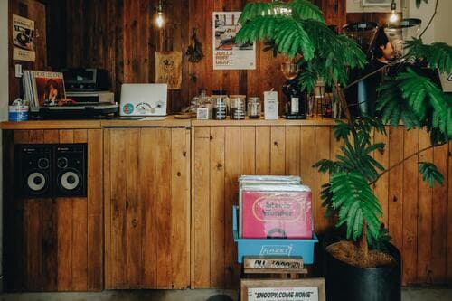 CHILL OUT COFFEE & RECORDS